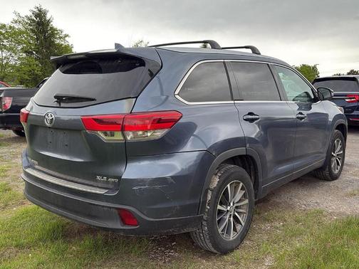 Shoreline Blue Pearl 2018 Toyota Highlander XLE