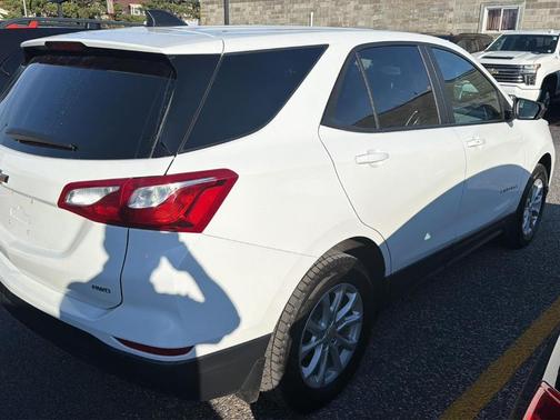 Summit White 2021 Chevrolet Equinox LS