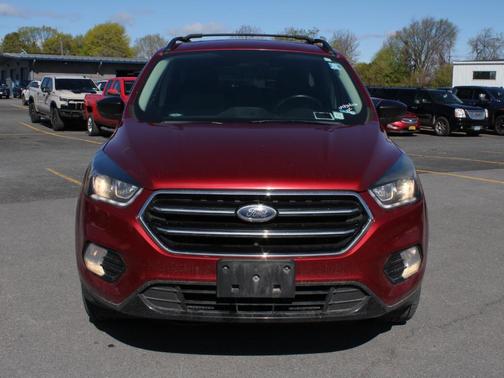 Ruby Red Metallic Tinted Clearcoat 2018 Ford Escape SE