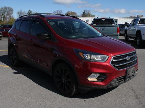 Ruby Red Metallic Tinted Clearcoat 2018 Ford Escape SE