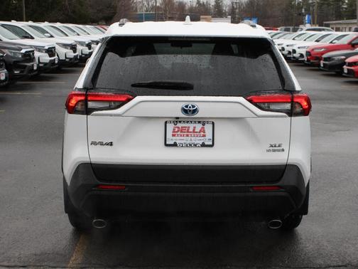 Ice 2024 Toyota RAV4 Hybrid XLE