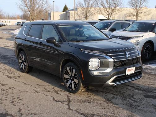 2026 Mitsubishi Outlander SE