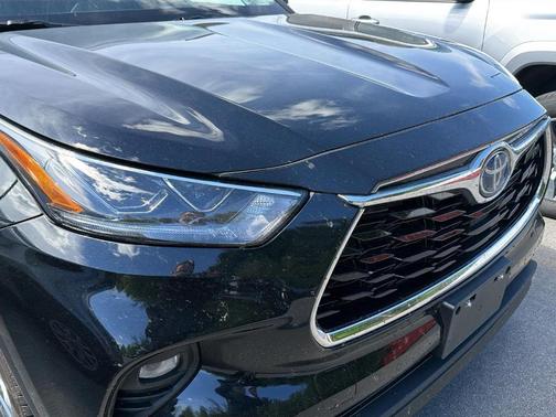 Midnight Black Metallic 2023 Toyota Highlander Hybrid Limited