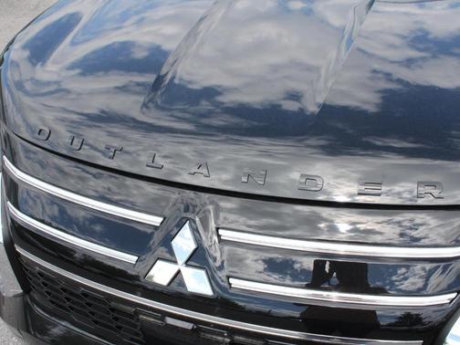 2025 Mitsubishi Outlander SEL