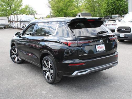 2025 Mitsubishi Outlander SEL