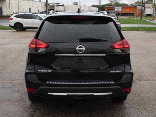 Magnetic Black 2019 Nissan Rogue SV