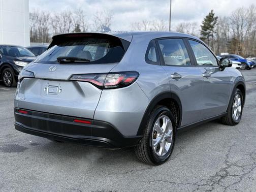 Lunar Silver Metallic 2024 Honda HR-V LX
