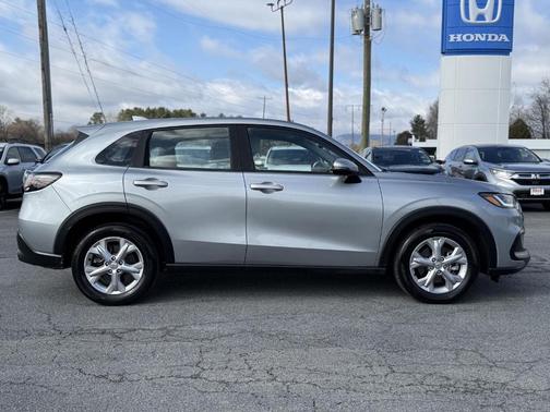 Lunar Silver Metallic 2024 Honda HR-V LX