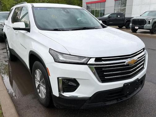 Summit White 2023 Chevrolet Traverse LT Cloth
