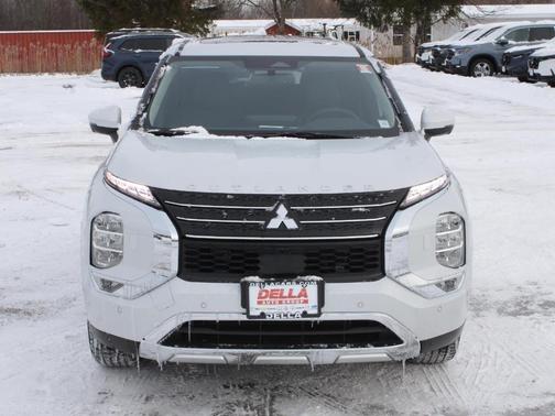 2025 Mitsubishi Outlander PHEV SE