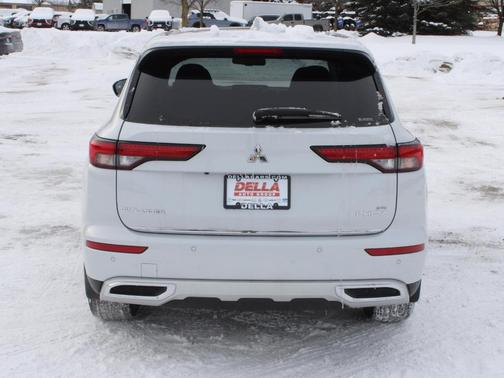 2025 Mitsubishi Outlander PHEV SE