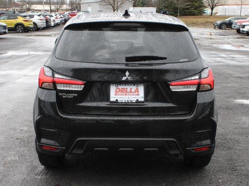 Labrador Black Pearl 2026 Mitsubishi Outlander Sport 2.0 ES