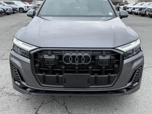 Samurai Gray Metallic 2026 Audi Q7 PLUS