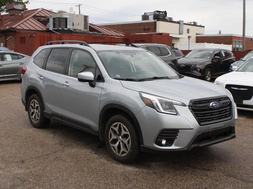 Ice Silver Metallic 2024 Subaru Forester Premium