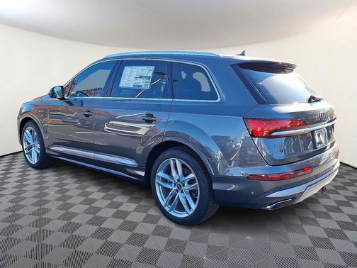 2025 Audi Q7 55 Premium Plus