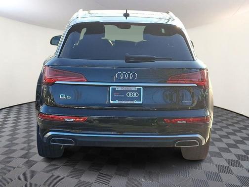 2023 Audi Q5 45 S line Prestige