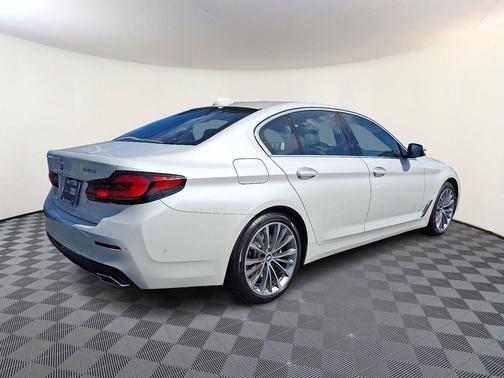 2021 BMW 540 540i