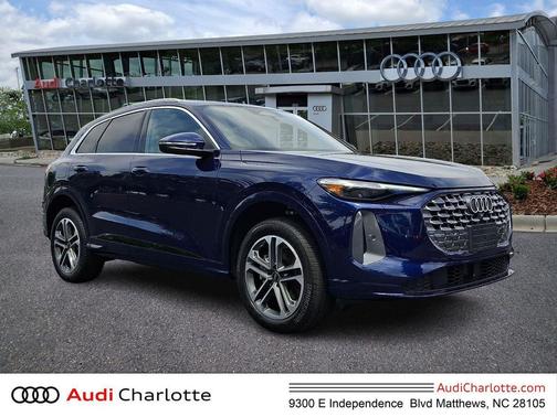 NAVARRA BLUE 2026 Audi Q5 Premium Plus TFSI quattro S tronic