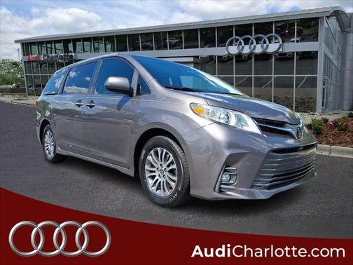 2020 Toyota Sienna XLE
