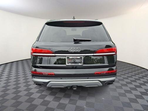 2025 Audi Q7 55 Prestige