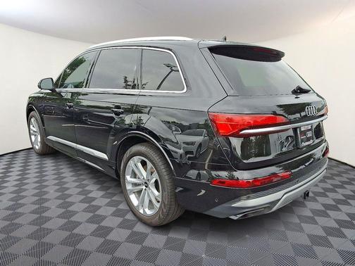 2025 Audi Q7 55 Prestige