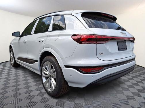 2025 Audi Q6 e-tron Premium