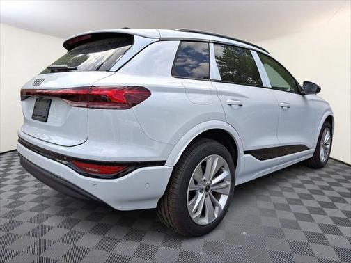 2025 Audi Q6 e-tron Premium