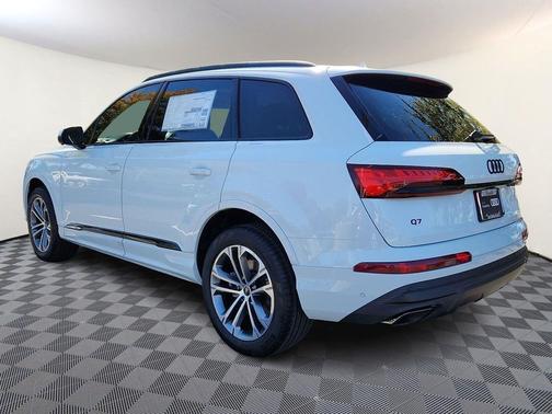 2026 Audi Q7 45 Premium