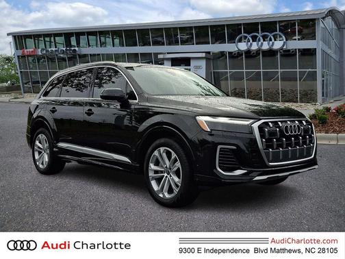 Mythos Black Metallic 2025 Audi Q7 55 Premium Plus