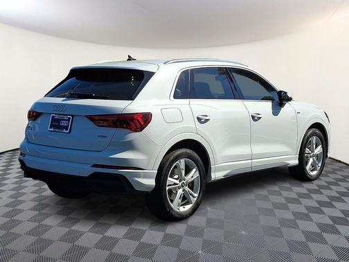 Glacier White Metallic 2023 Audi Q3 Premium 45 TFSI S line quattro Tiptronic