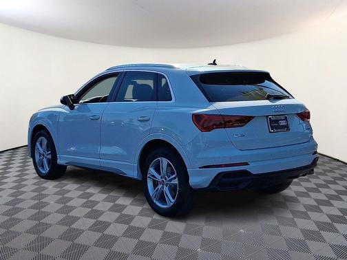 Glacier White Metallic 2023 Audi Q3 Premium 45 TFSI S line quattro Tiptronic