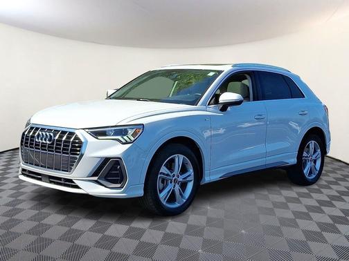 Glacier White Metallic 2023 Audi Q3 Premium 45 TFSI S line quattro Tiptronic