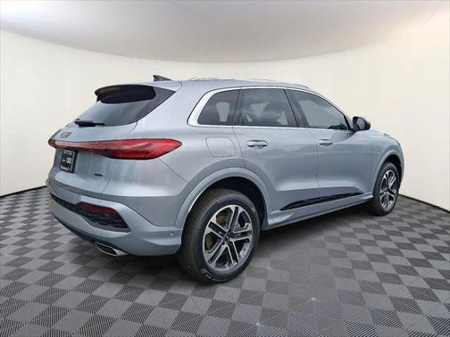 2025 Audi Q5 Premium
