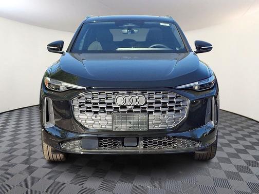 Mythos Black Metallic 2026 Audi Q5 Premium Plus