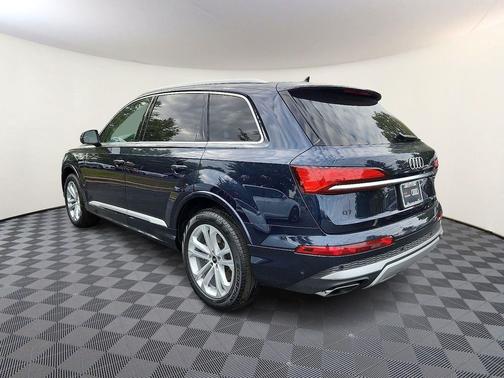 2025 Audi Q7 55 Premium Plus