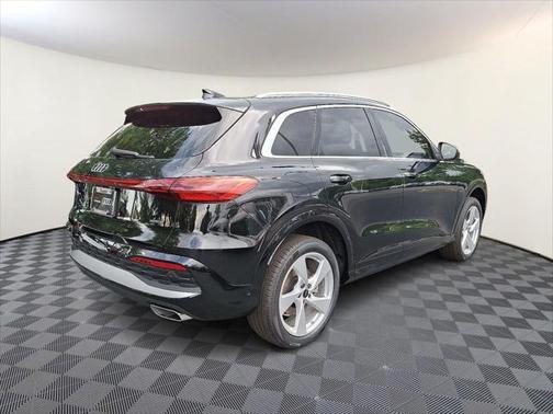 2025 Audi Q5 Premium Plus