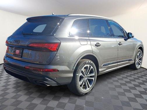 2026 Audi Q7 45 Premium Plus