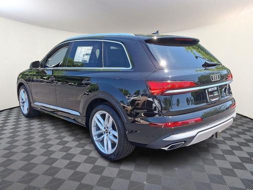 2025 Audi Q7 55 Premium Plus