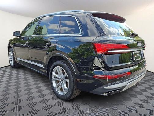 2025 Audi Q7 55 Premium Plus