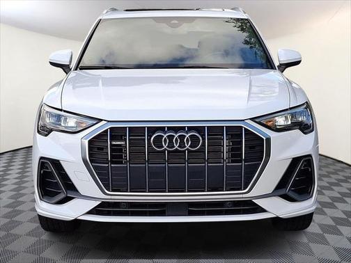 2022 Audi Q3 45 S line Premium