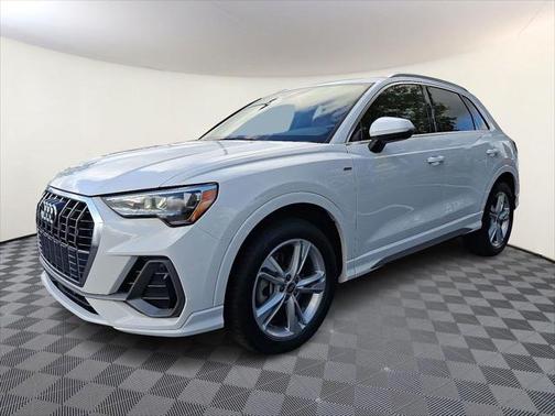 2022 Audi Q3 45 S line Premium