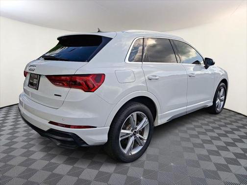 2022 Audi Q3 45 S line Premium