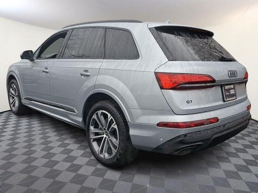 2025 Audi Q7 45 Premium Plus