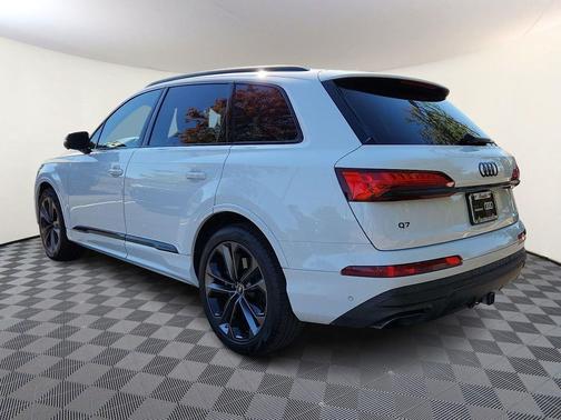 2025 Audi Q7 55 Prestige