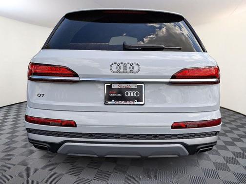 2025 Audi Q7 45 Premium