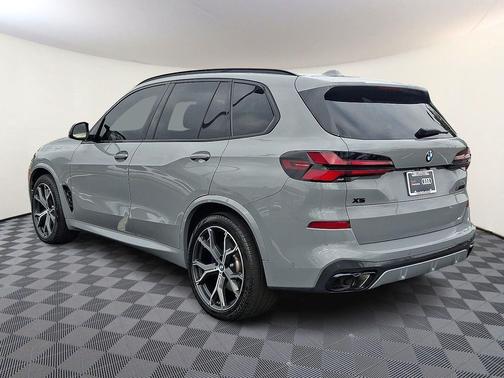 2024 BMW X5 M60i