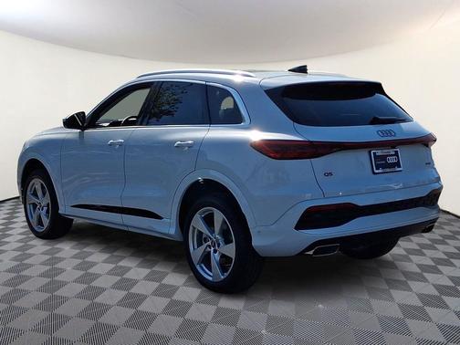 Glacier White Metallic 2026 Audi Q5 Premium Plus