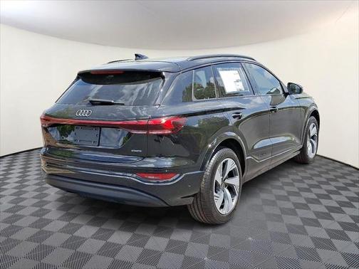 2025 Audi Q6 e-tron Premium Plus quattro