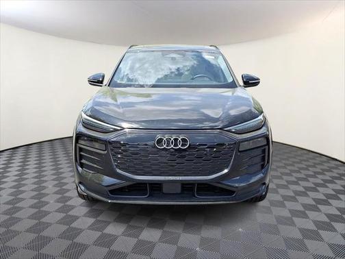 2025 Audi Q6 e-tron Premium Plus quattro