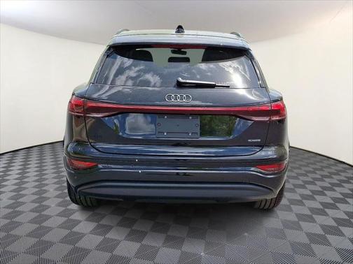 2025 Audi Q6 e-tron Premium Plus quattro